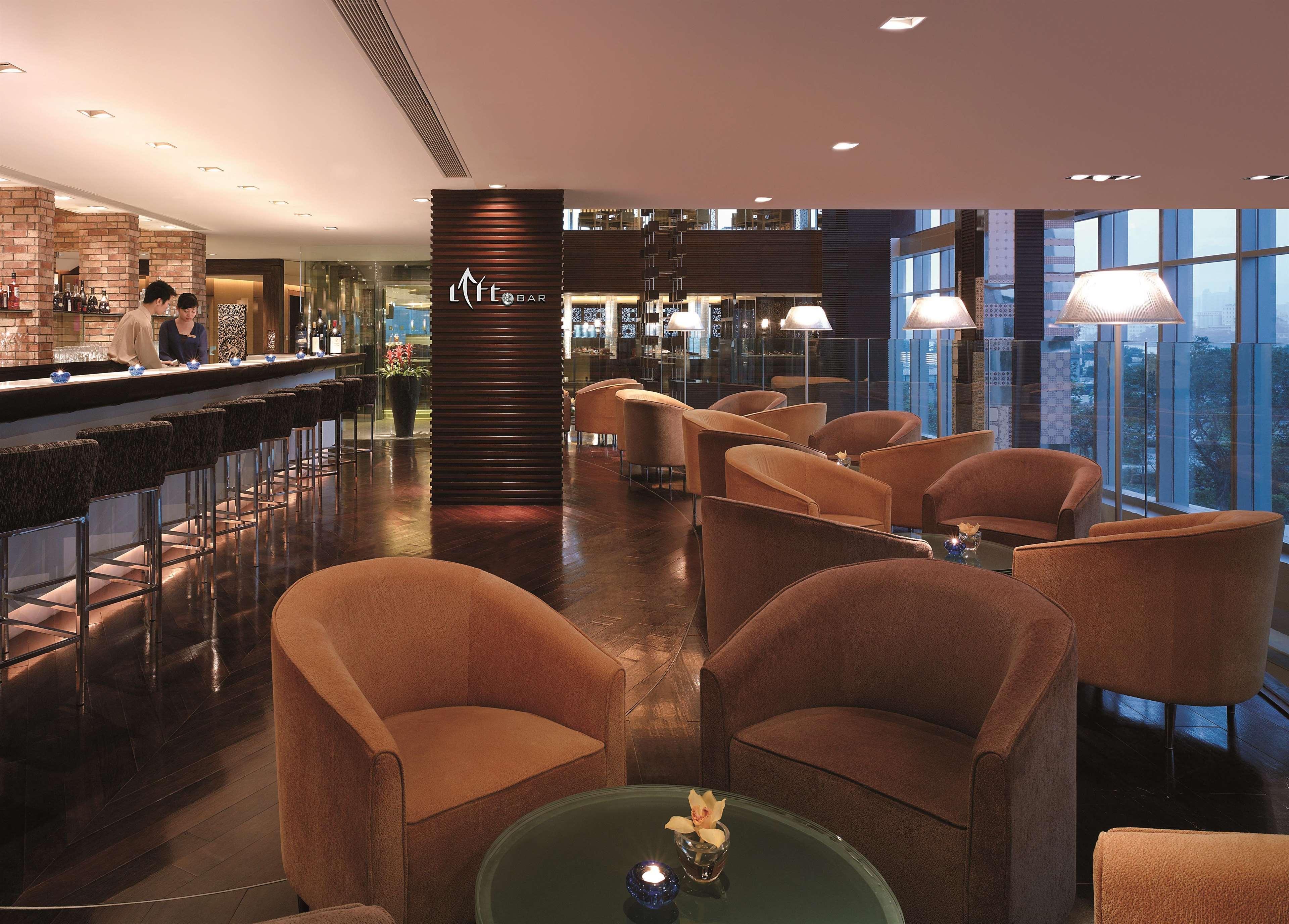 广州香格里拉酒店（于城中度假村探索户外花园及泳池) 5*